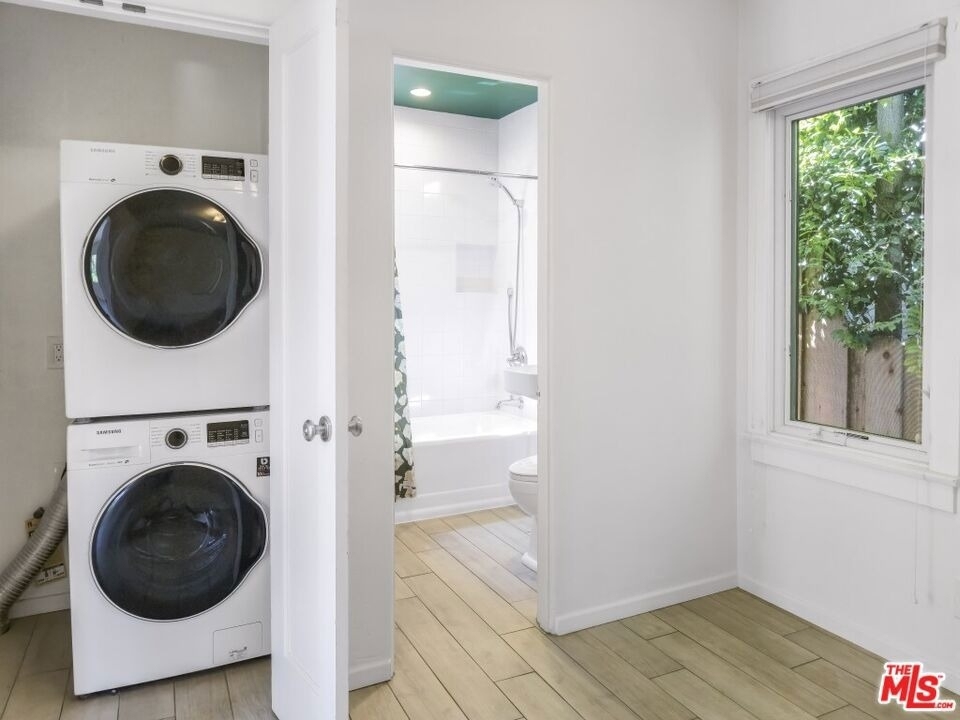 2049 Lake Shore Avenue - Photo 13