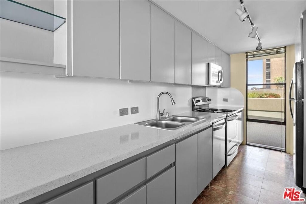 4265 Marina City Drive - Photo 3