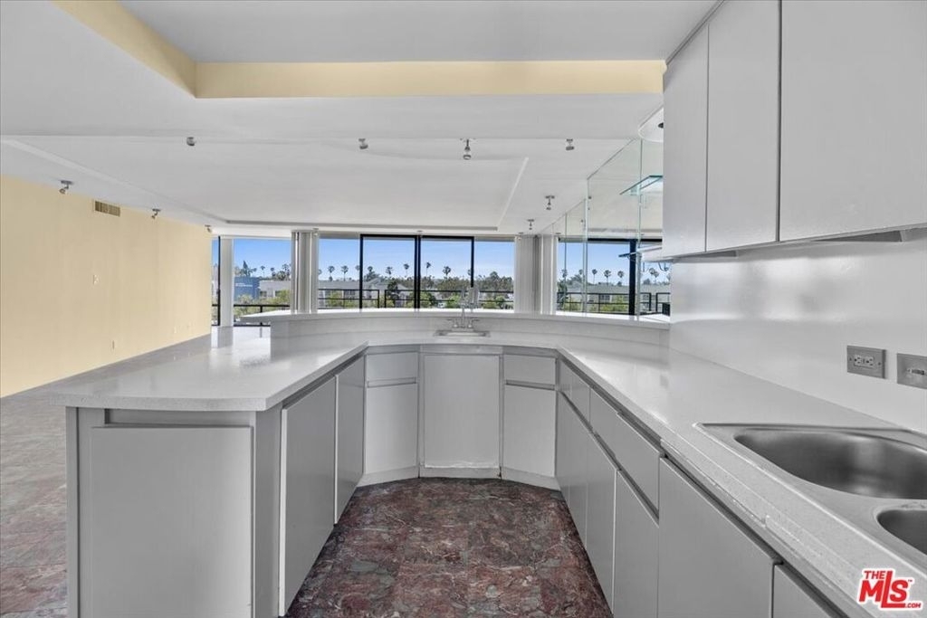 4265 Marina City Drive - Photo 4