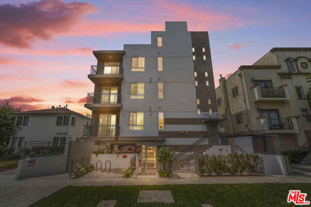 11042 La Maida Street - Photo 19