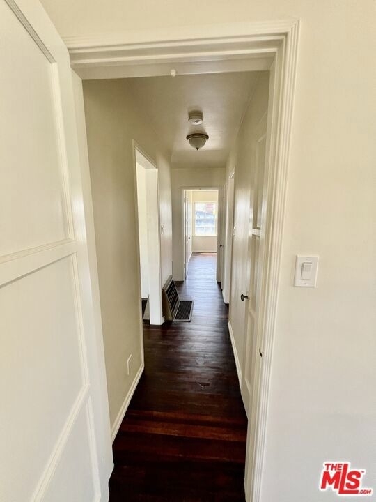 8345 Loyola Boulevard - Photo 7