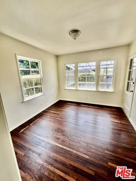 8345 Loyola Boulevard - Photo 5