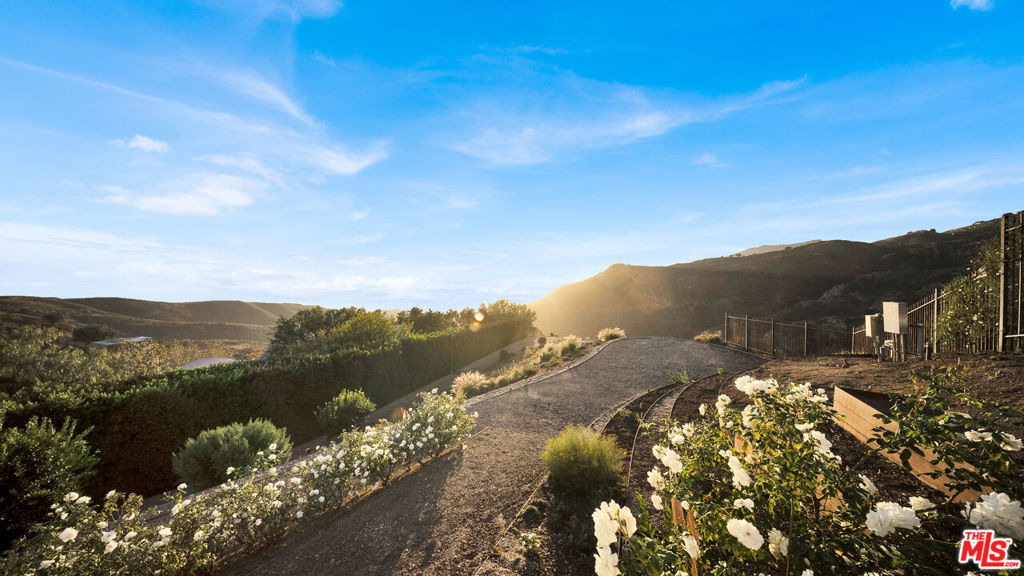2915 Tuna Canyon Road - Photo 42