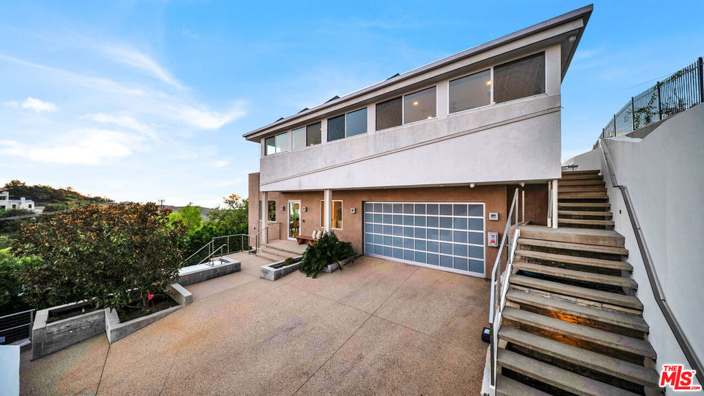 2915 Tuna Canyon Road - Photo 3