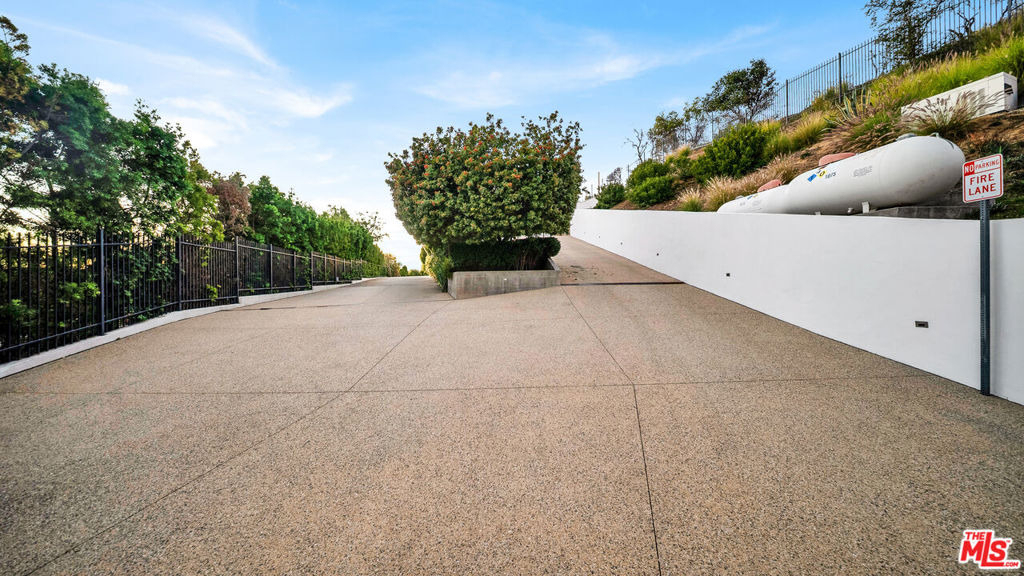 2915 Tuna Canyon Road - Photo 6