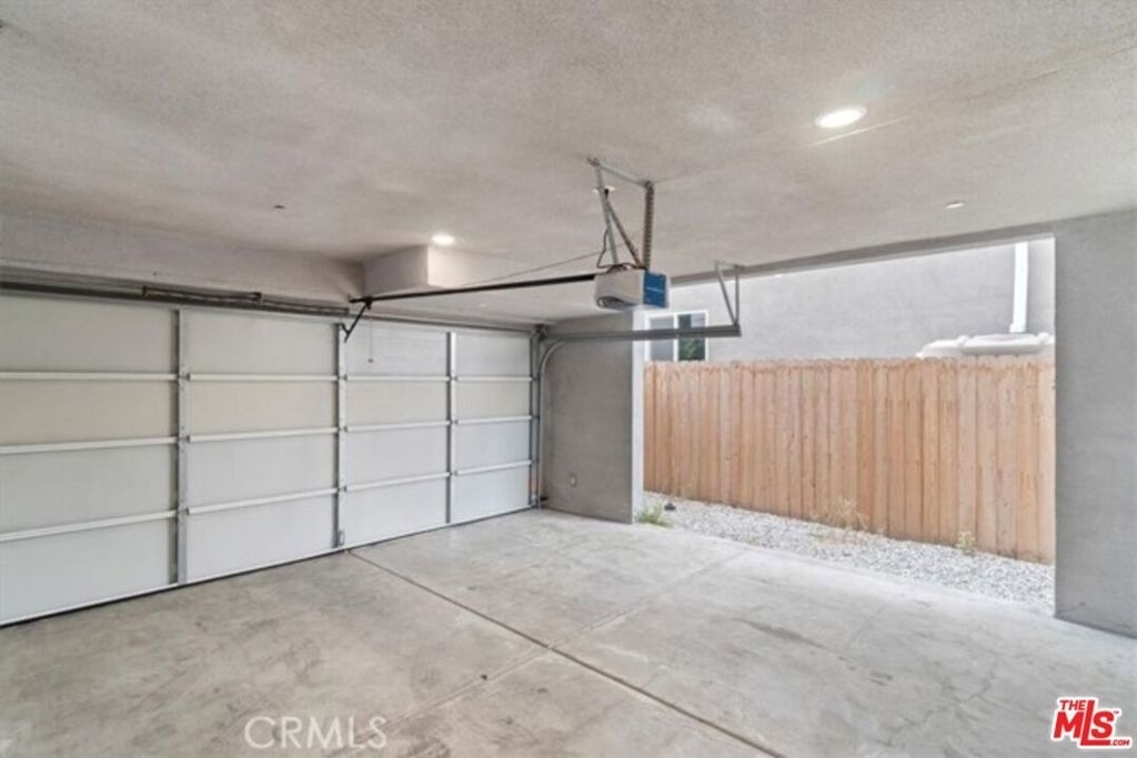 5645 1/2 Willowcrest Avenue - Photo 21