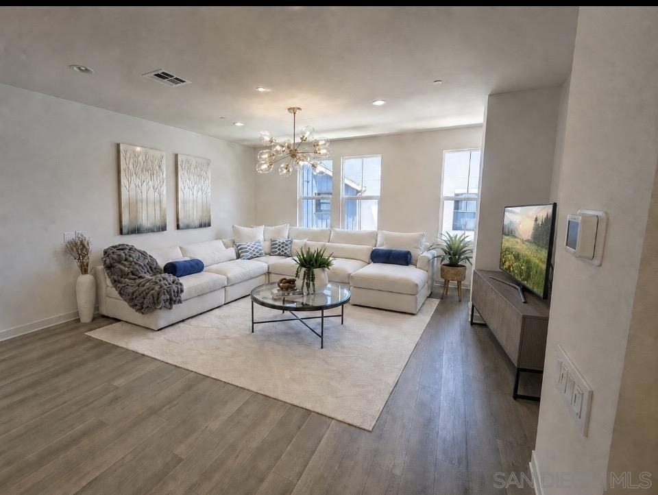 2586 Delphinium - Photo 0