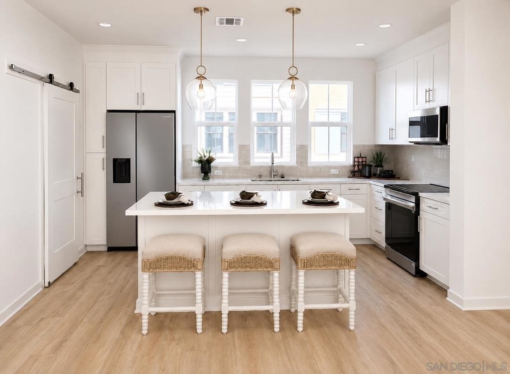2586 Delphinium - Photo 1