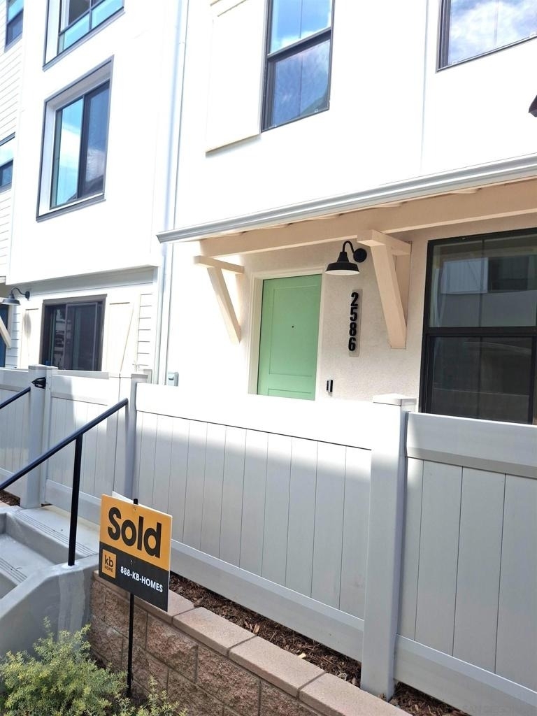 2586 Delphinium - Photo 4