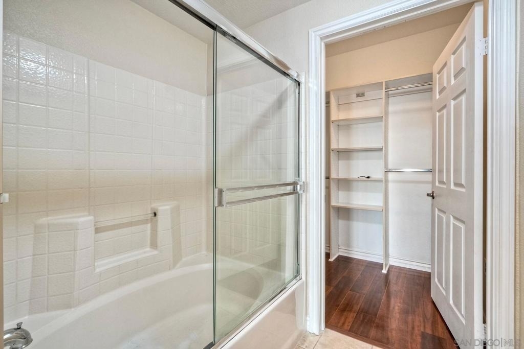 9253 Regents Road - Photo 21