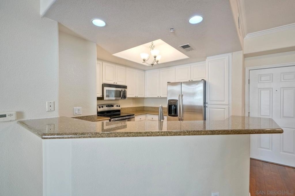 9253 Regents Road - Photo 7