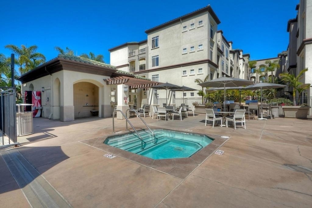 9253 Regents Road - Photo 28
