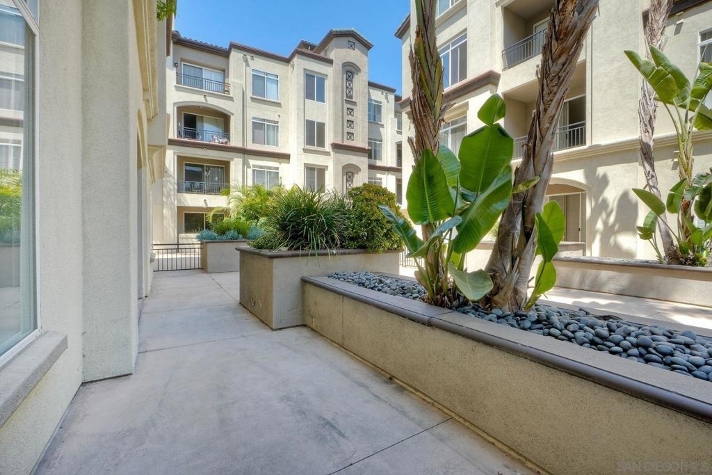 9253 Regents Road - Photo 24