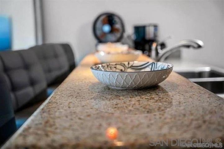 425 W Beech - Photo 10