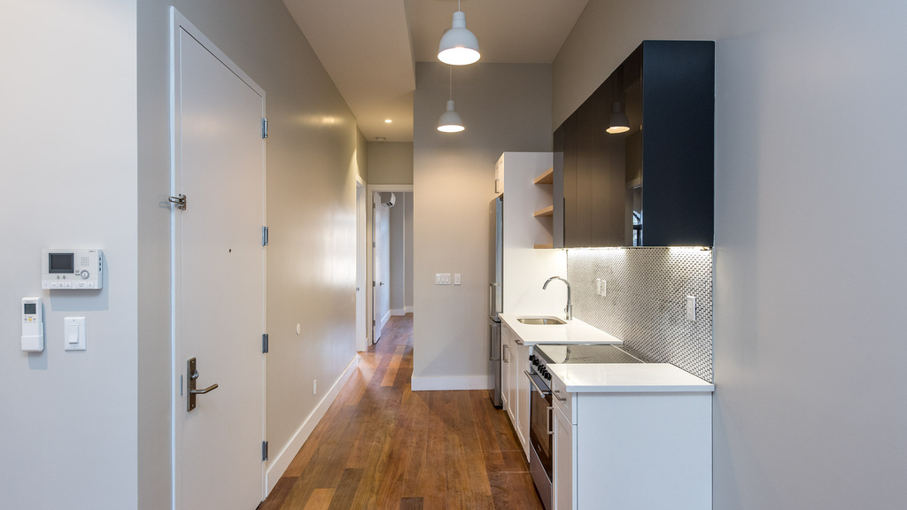 228 Kingsland Avenue - Photo 8