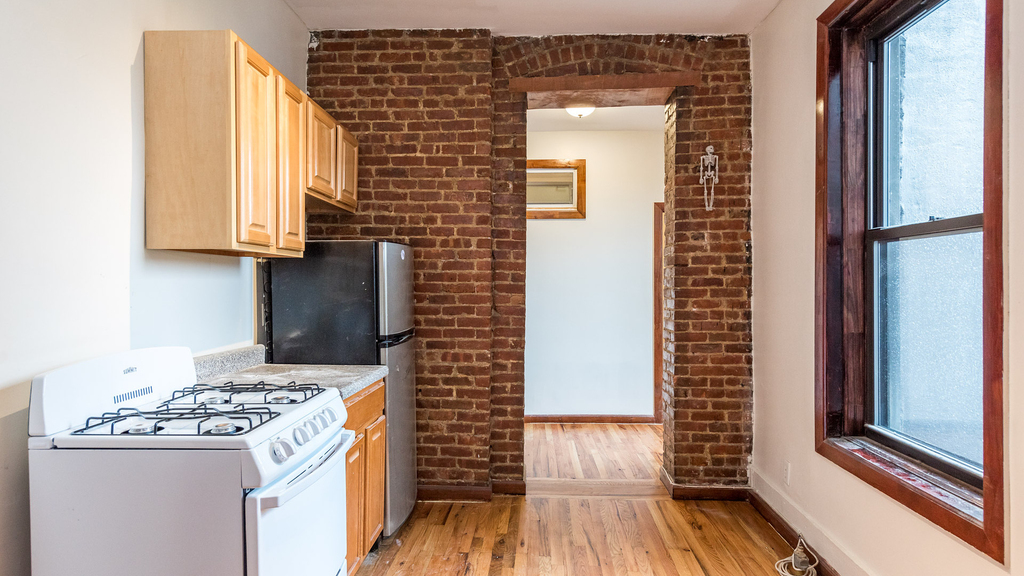 210 Humboldt Street - Photo 6