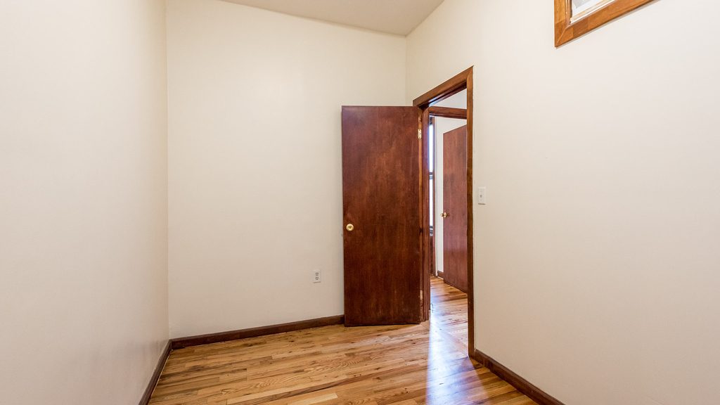 210 Humboldt Street - Photo 11