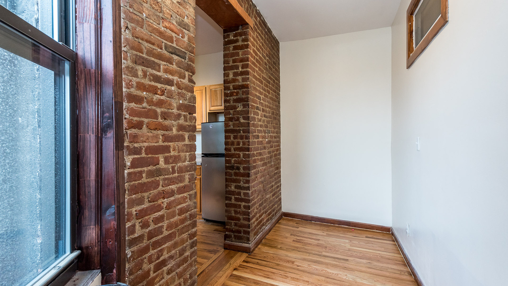 210 Humboldt Street - Photo 1