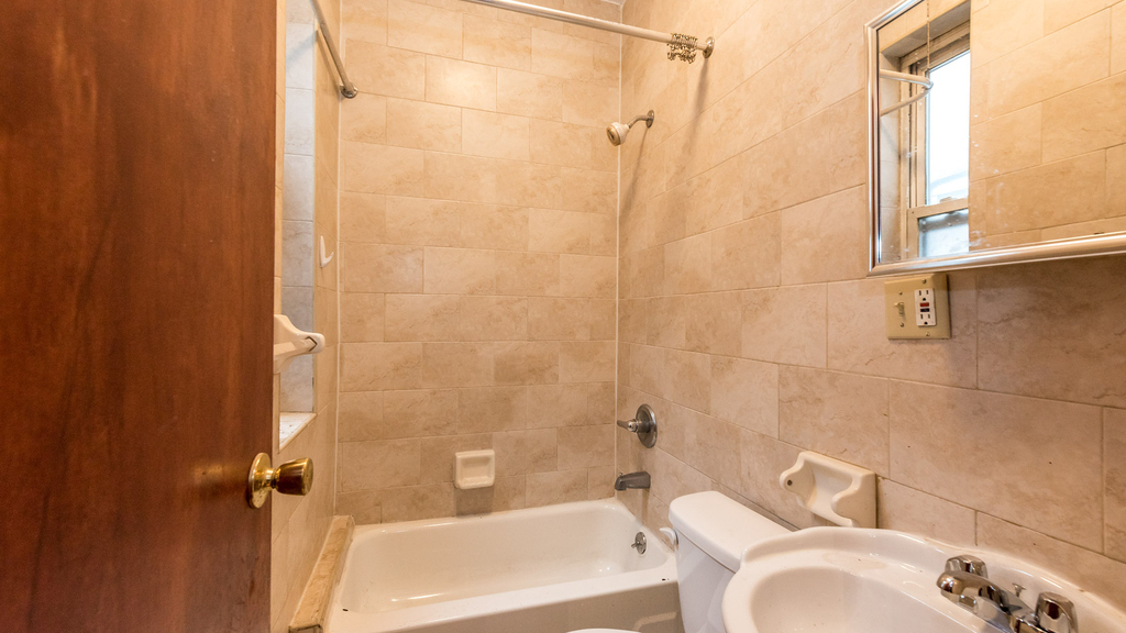 210 Humboldt Street - Photo 3