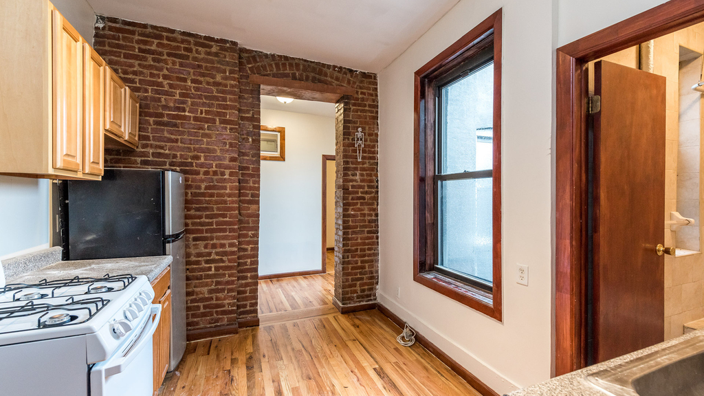 210 Humboldt Street - Photo 8
