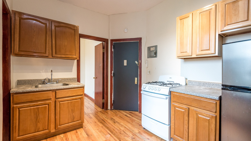 210 Humboldt Street - Photo 14