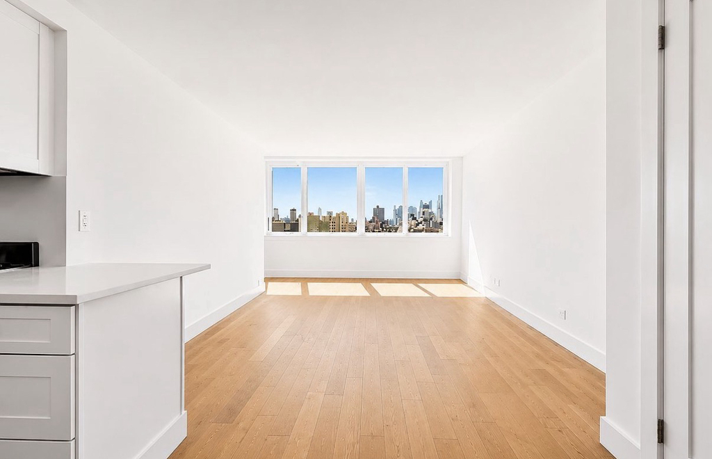 333 East 14th Street - Photo 3