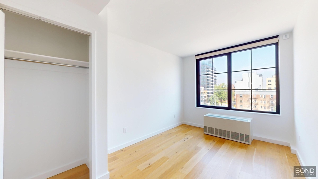 144-74 Northern Boulevard - Photo 12