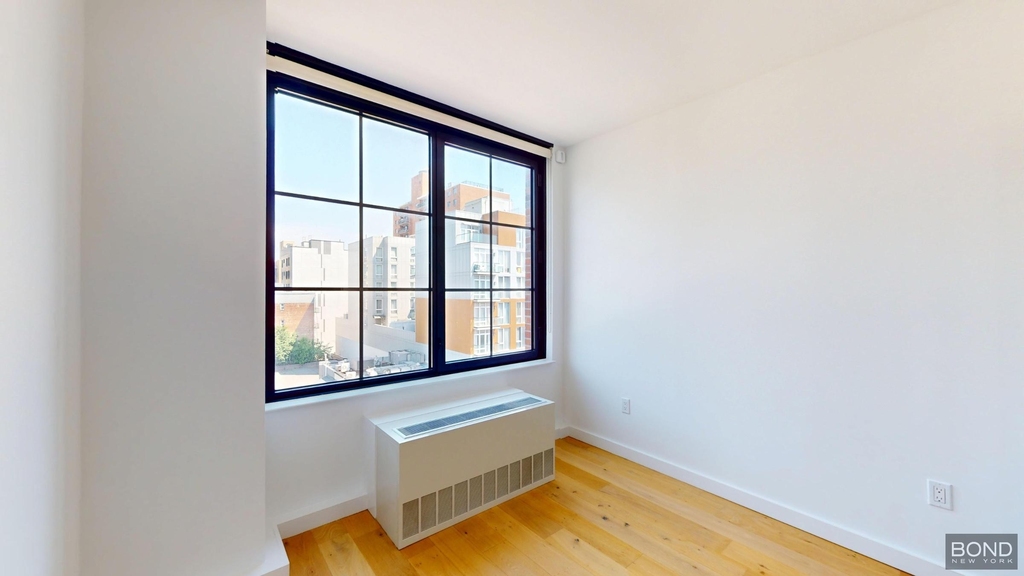 144-74 Northern Boulevard - Photo 10