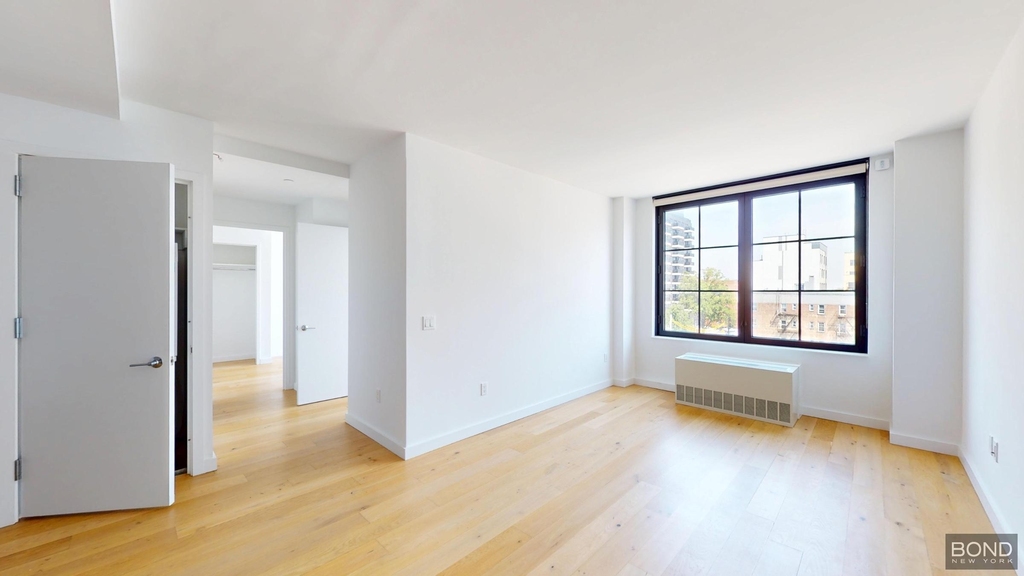 144-74 Northern Boulevard - Photo 11