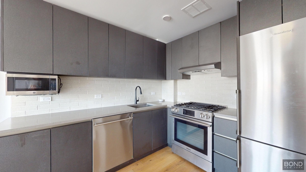 144-74 Northern Boulevard - Photo 7