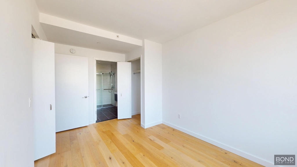144-74 Northern Boulevard - Photo 9