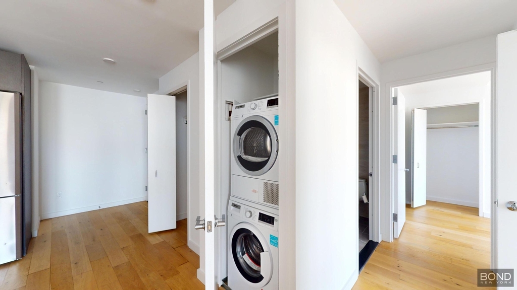 144-74 Northern Boulevard - Photo 13