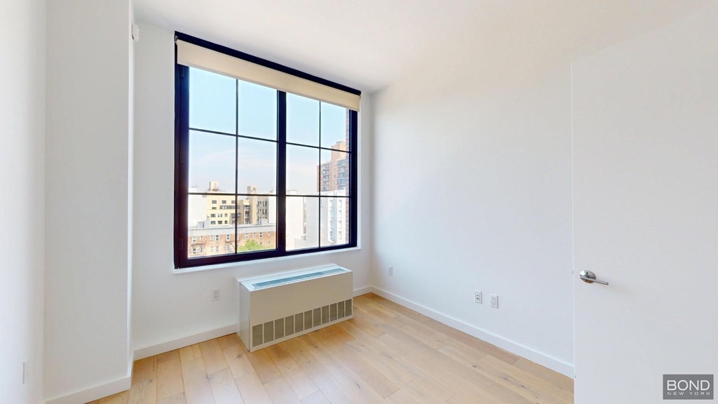 144-74 Northern Boulevard - Photo 8