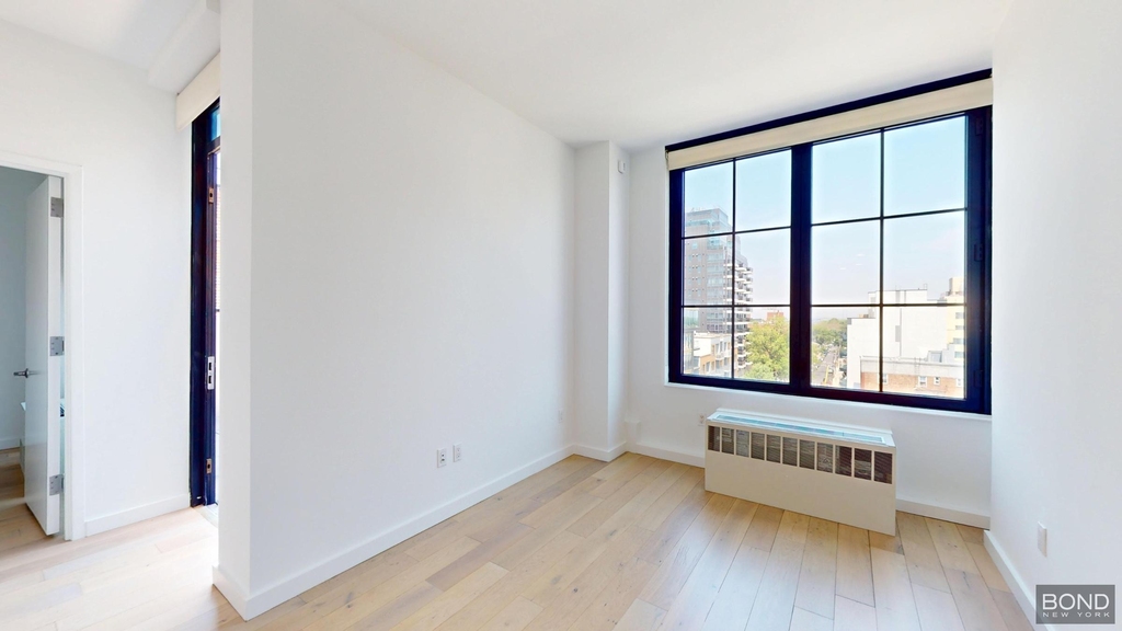 144-74 Northern Boulevard - Photo 7
