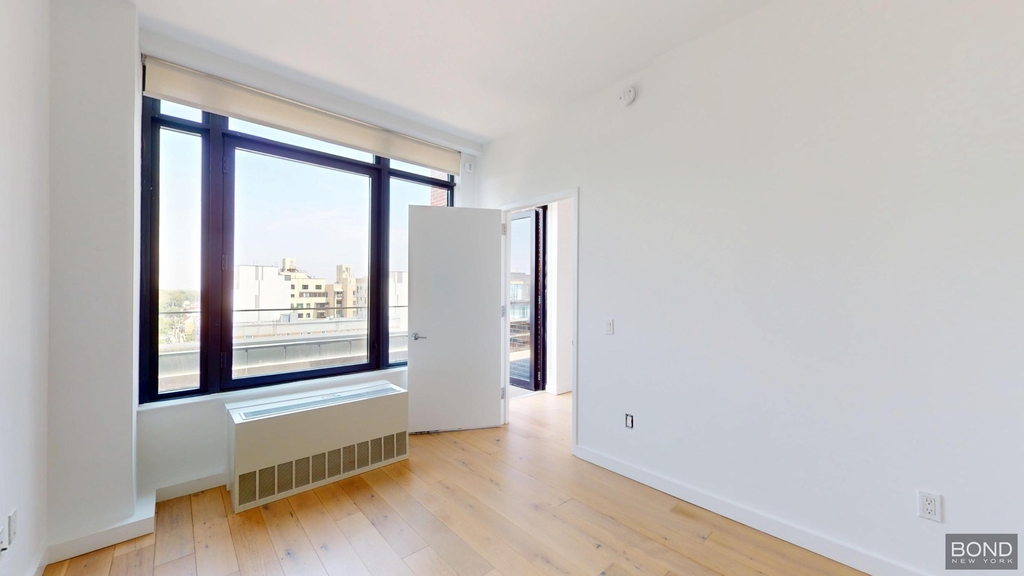 144-74 Northern Boulevard - Photo 10