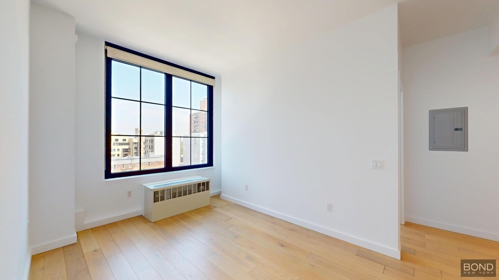 144-74 Northern Boulevard - Photo 12