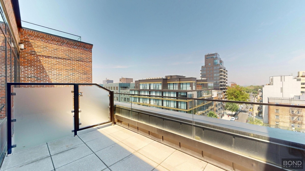 144-74 Northern Boulevard - Photo 4