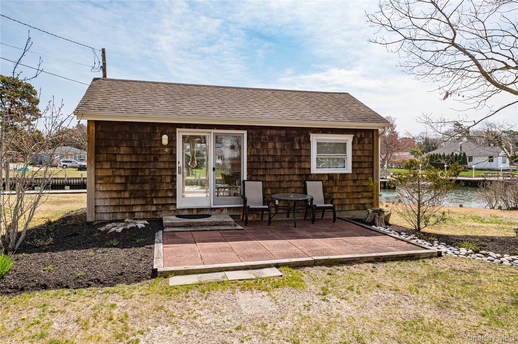 18 Shinnecock Road - Photo 2