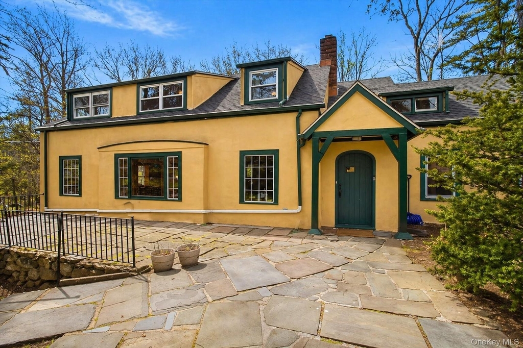 145 Saxon Woods Road - Photo 0