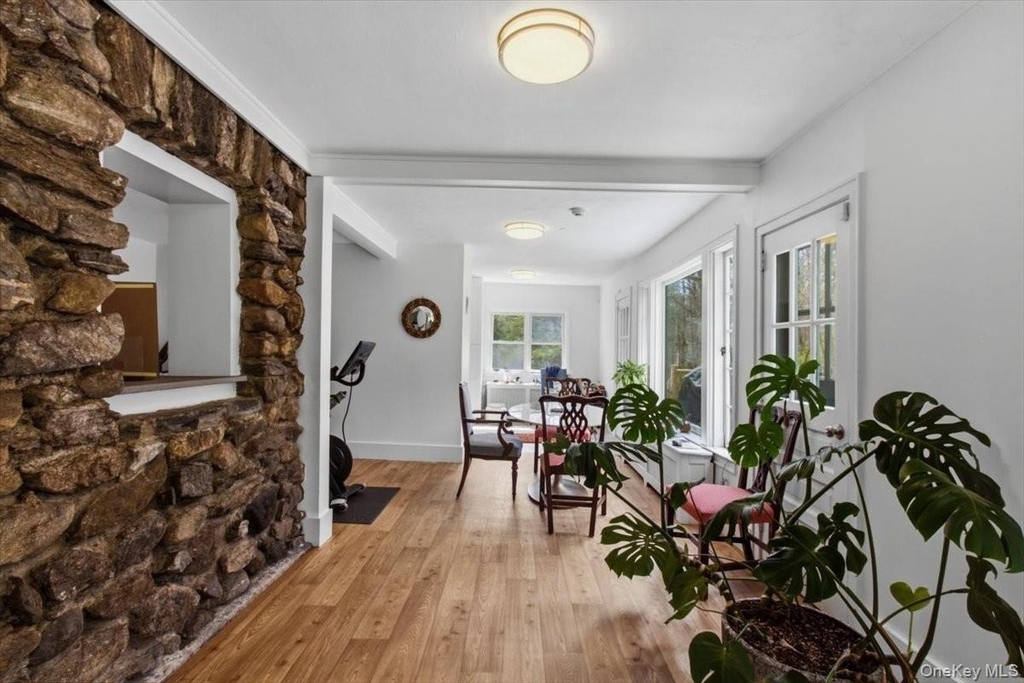 145 Saxon Woods Road - Photo 3