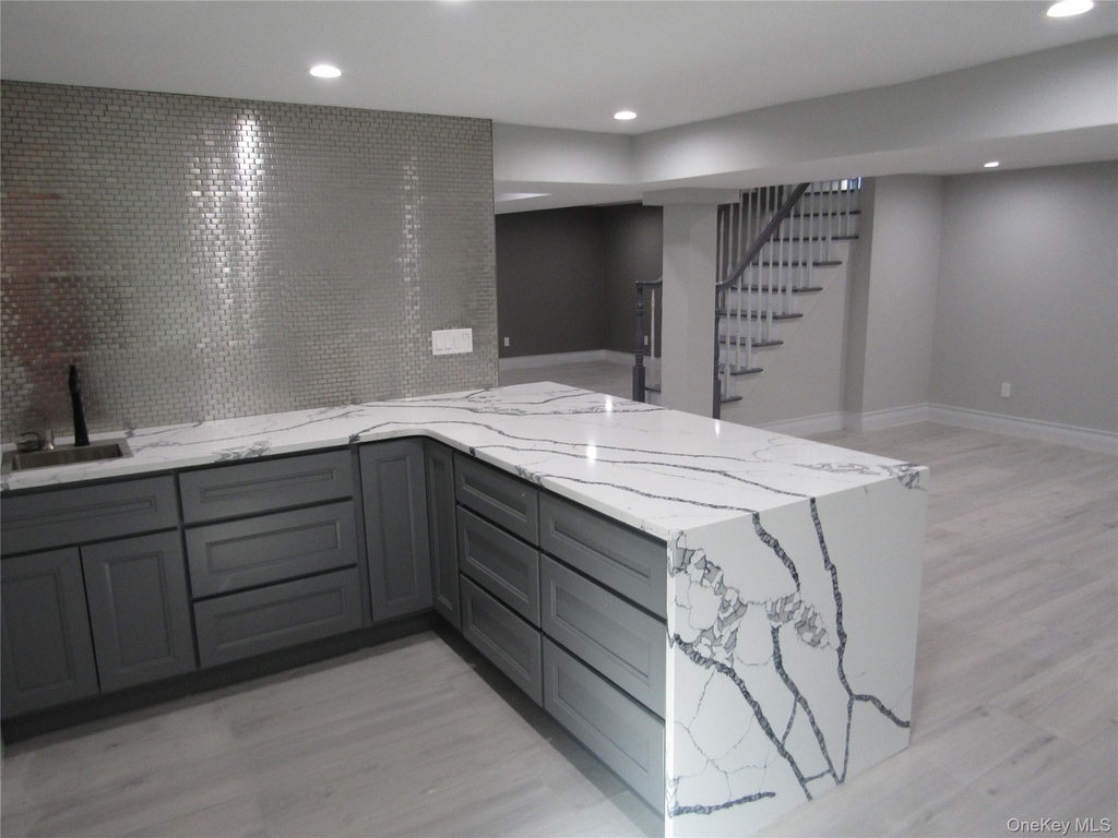 89 Kenneth Place - Photo 23