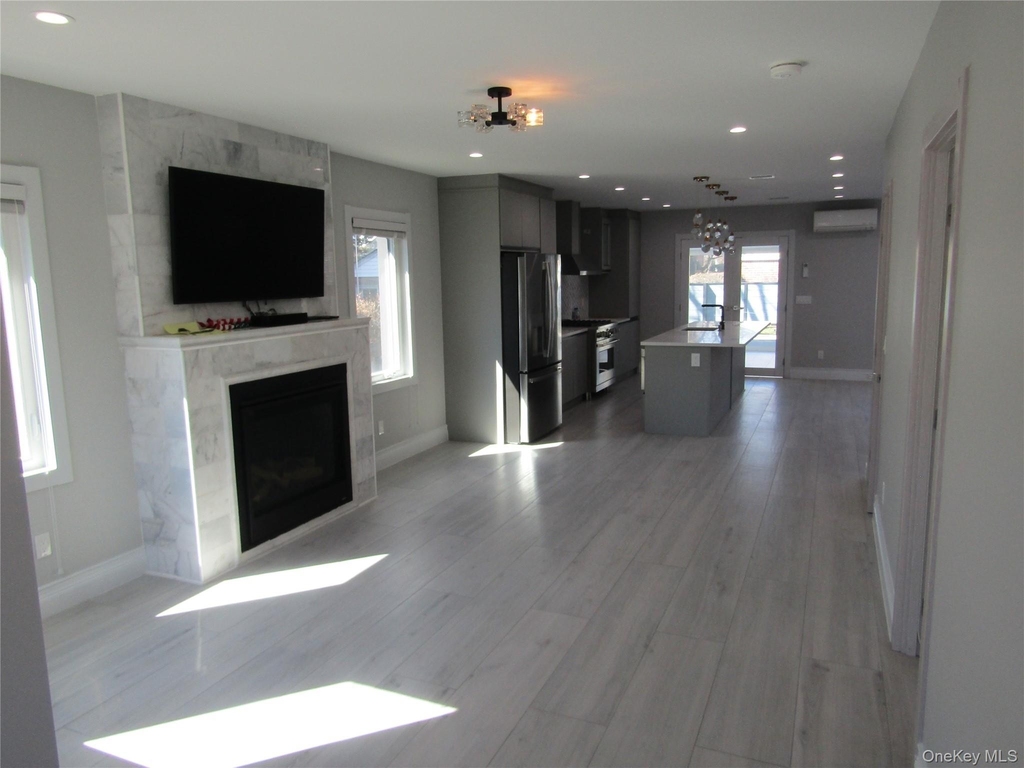 89 Kenneth Place - Photo 1