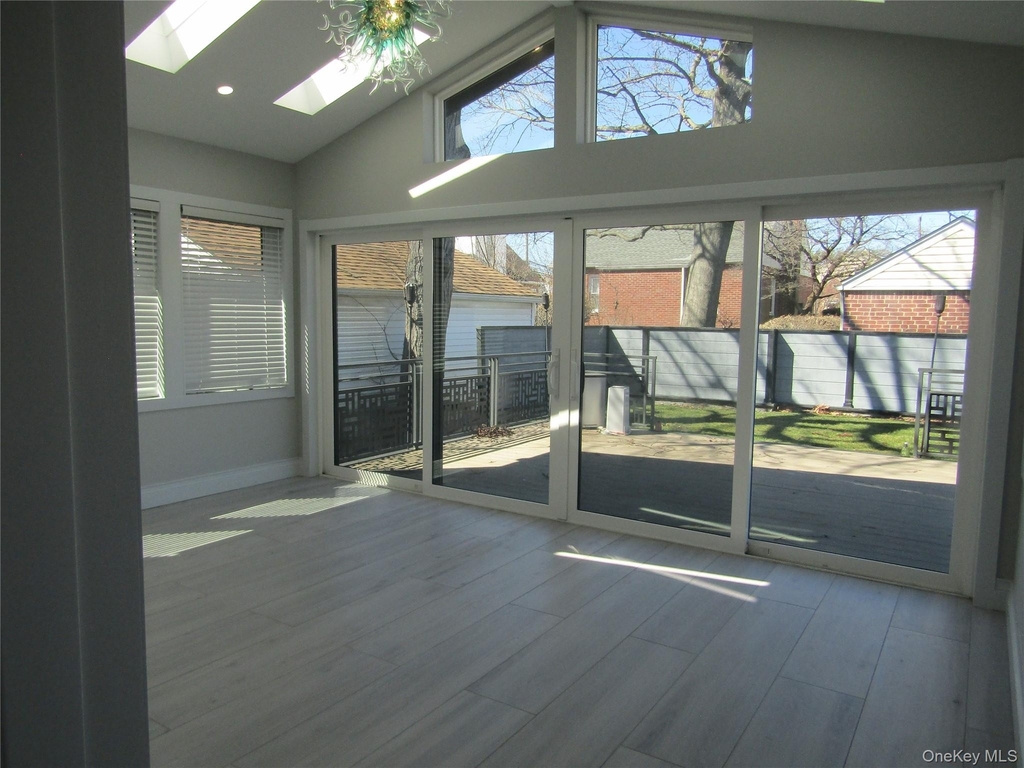 89 Kenneth Place - Photo 6