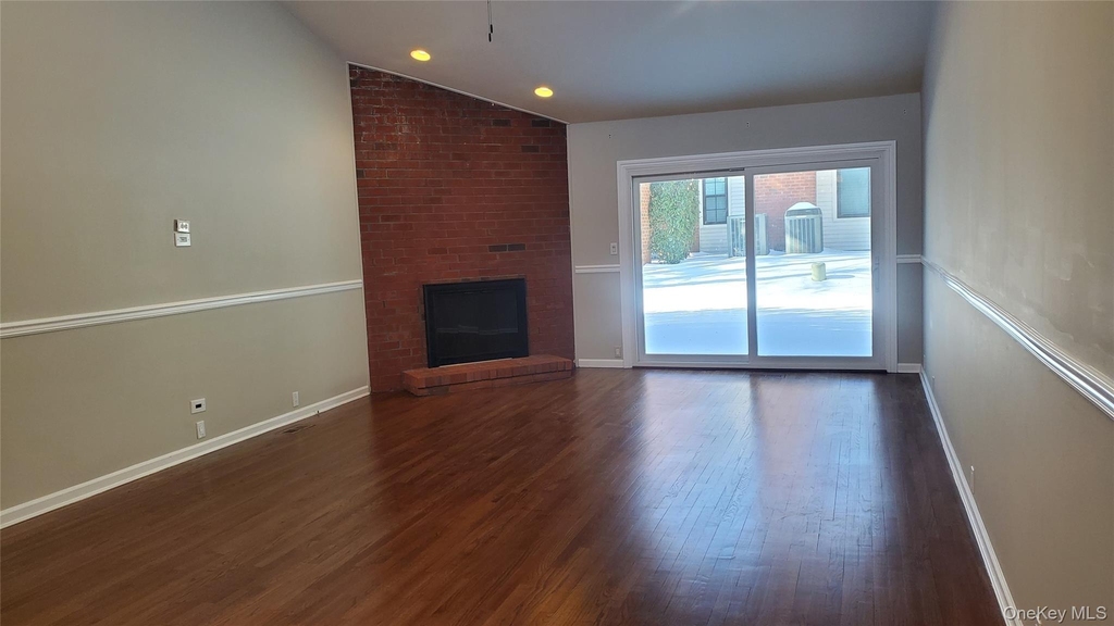 91 Duckpond Drive - Photo 4