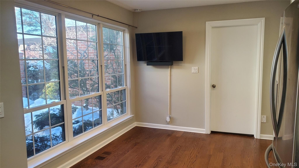 91 Duckpond Drive - Photo 5