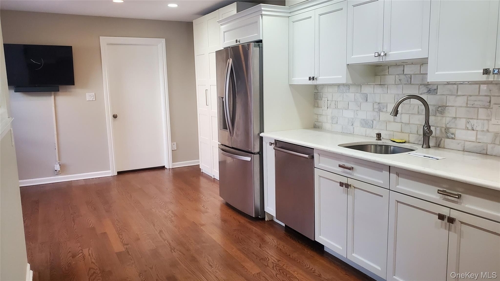 91 Duckpond Drive - Photo 3