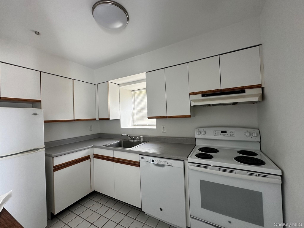101 Sylvan Avenue - Photo 2