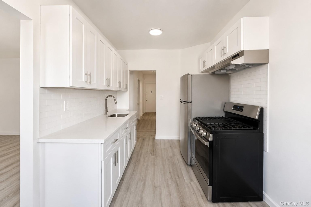 168-10 Crocheron Avenue - Photo 3