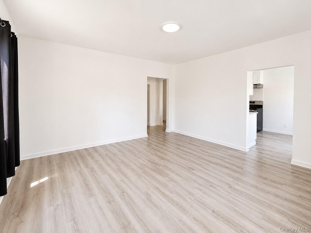 168-10 Crocheron Avenue - Photo 5
