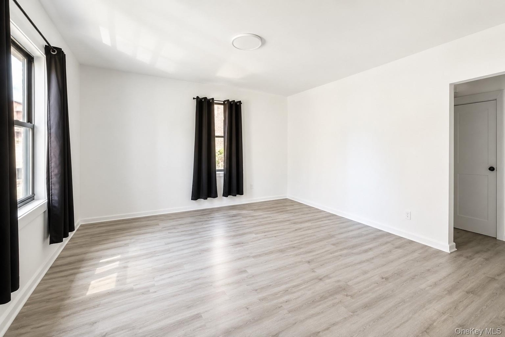 168-10 Crocheron Avenue - Photo 6
